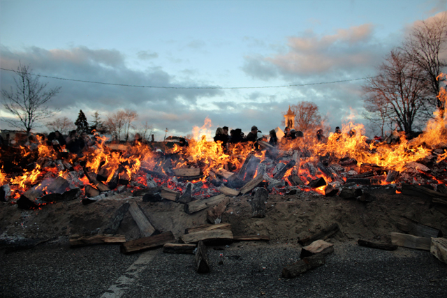 The Riverhead Business Improvement District's Holiday Bonfire Saturday evening. (Credit: Elizabeth Wagner)