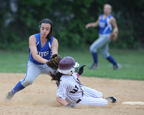 DANIEL DE MATO PHOTO  |  Riverhead shortstop Danielle Napoli applies the tag at second base on a Bay Shore runner Wednesday in the Class AA quarterfinals.