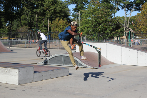 Darius Brew, 15, of Mattituck at Riverhead Town's skatepark on Sunday. (Credit: Jen Nuzzo photos)