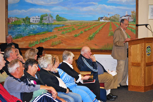 Richard Luzzi, a resident of Riverhaven mobile home park, addresses Thursday night's Riverhead Planning Board meeting. (Credit John Stefans)