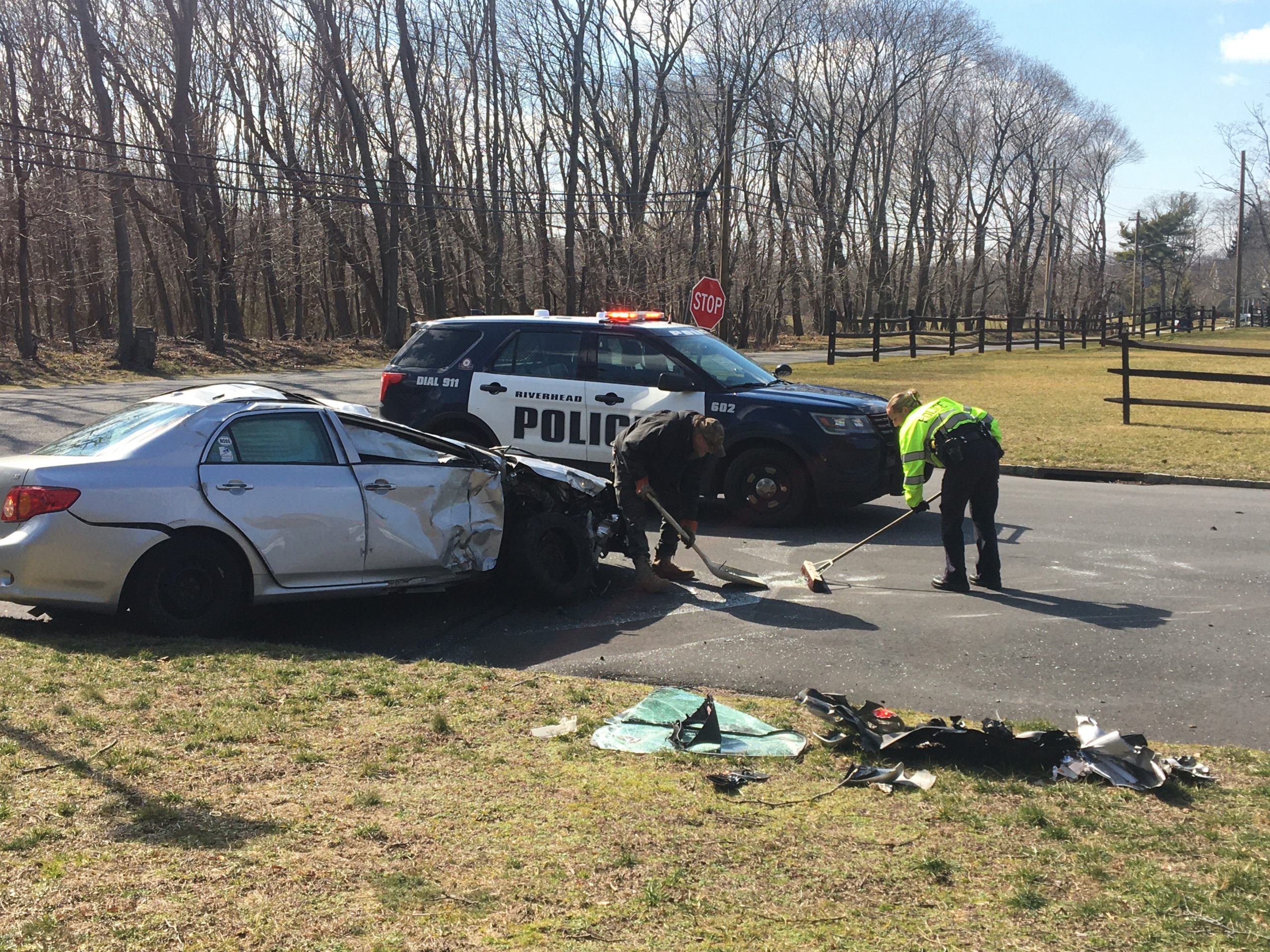 Minor Injuries Reported Following Rollover Crash In Riverhead Riverhead News Review 3261