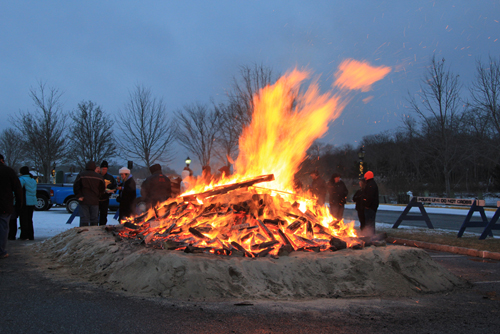 JENNIFER GUSTAVSON PHOTOS | The Riverhead BID's 14th annual holiday bonfire was held Saturday.
