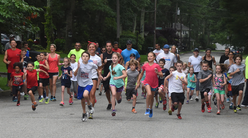 The start of the youth 1-mile race. (Credit: Robert O'Rourk)