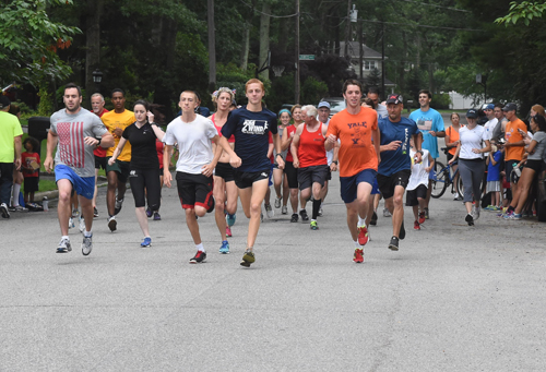 The start of the 1-mile race. (Credit: Robert O'Rourk)