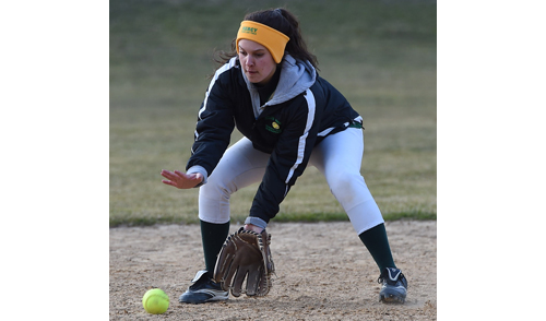 Bishop McGann-Mercy shortstop Micaela Zebrowski wore several layers of clothing to protect herself from the severe cold. (Credit: Robert O'Rourk).
