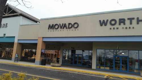 Police said a man attempted to rob  Movado Company Outlet Thursday. (Credit: Carrie Miller)