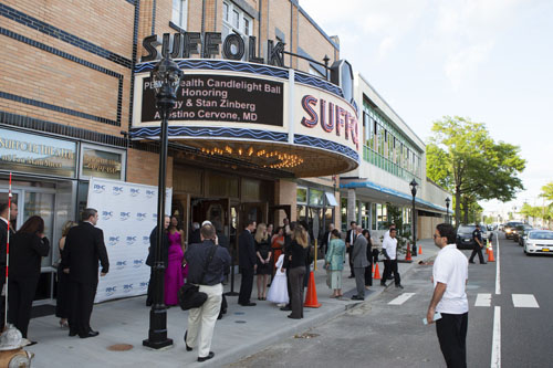 Attendees arrive at the theater. (Credit: Katharine Schroeder)