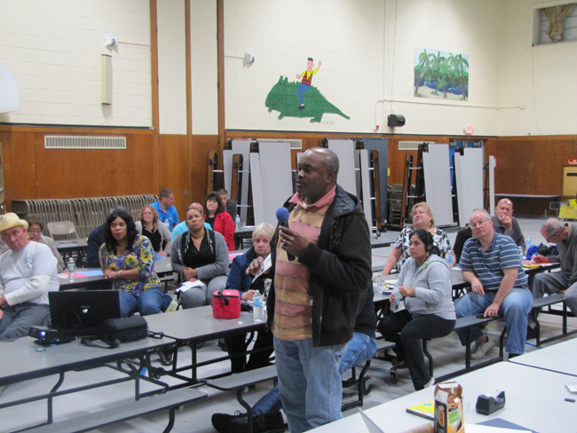 Bob Summerlin of Northampton speaks at last Wednesday's "Riverside Rediscovered" meeting, where residents were asked to identify what type of things they feel Riverside needs. (Credit: Tim Gannon)