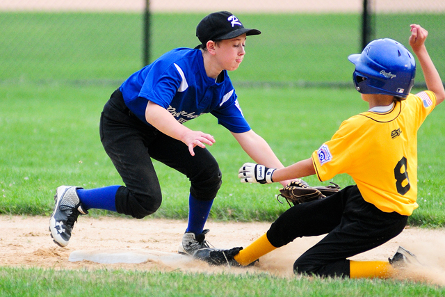 Mike Mowdy applies the tag at second base Thursday against Eastport. (Credit: Bill Landon)
