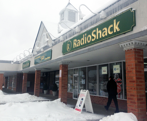 JOSEPH PINCIARIO PHOTO | The Radio Shack  in the King Kullen shopping center Wednesday.